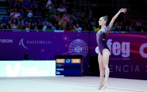 aa q neumann julia aut ph simone ferraro sfa08982 copia